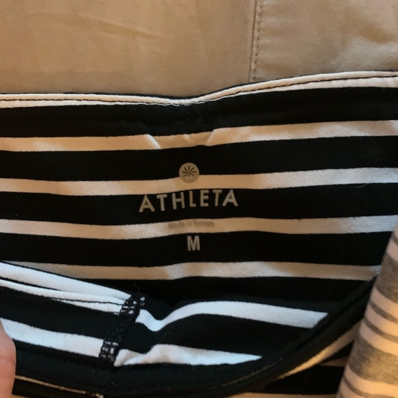 Athleta leggings , capri length S—M - Picture 3 of 4